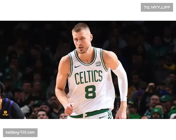 波尔津吉斯八记三分创生涯新高 内线炮台成绿军进攻利器 波尔津吉斯八记三分创生涯新高 内线炮台成绿军进攻利器